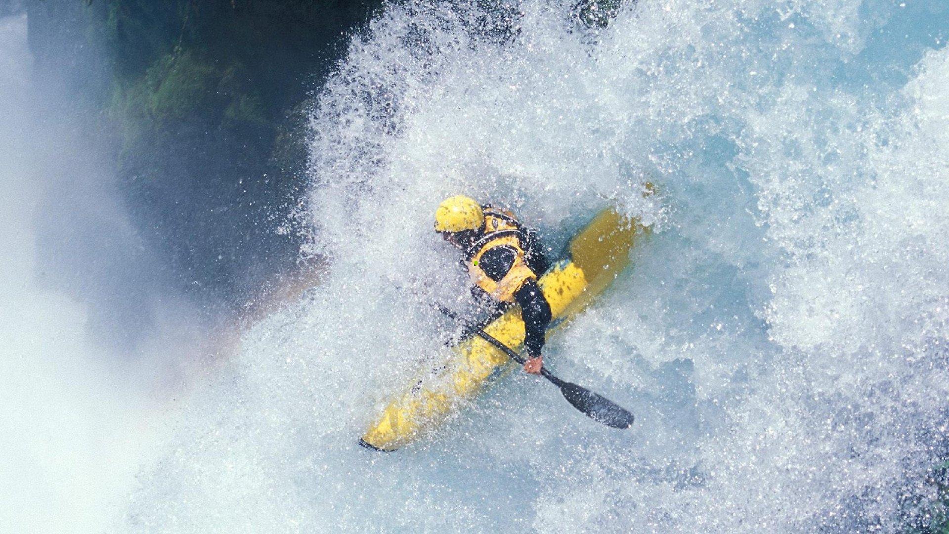 日本女足与加拿大女足首场热身赛激战全景，技术流与力量型的精彩碰撞